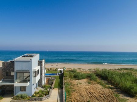 sea views and house